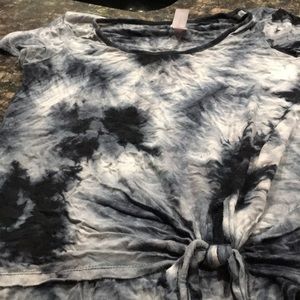 Blue tie-dyed shirt XS no boundaries
